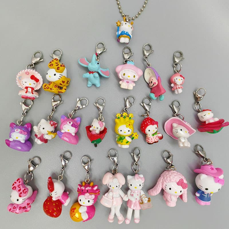 44 สไตล์ Kawaii Sanrio Monsters University Kuromi Hello Kitty พวงกุญแจ Creative KT แมวผู้ถือกุญแจน่ารักการ์ตูนอะนิเมะ Keying กระเป๋าจี้อุปกรณ์เสริมสาวของขวัญ