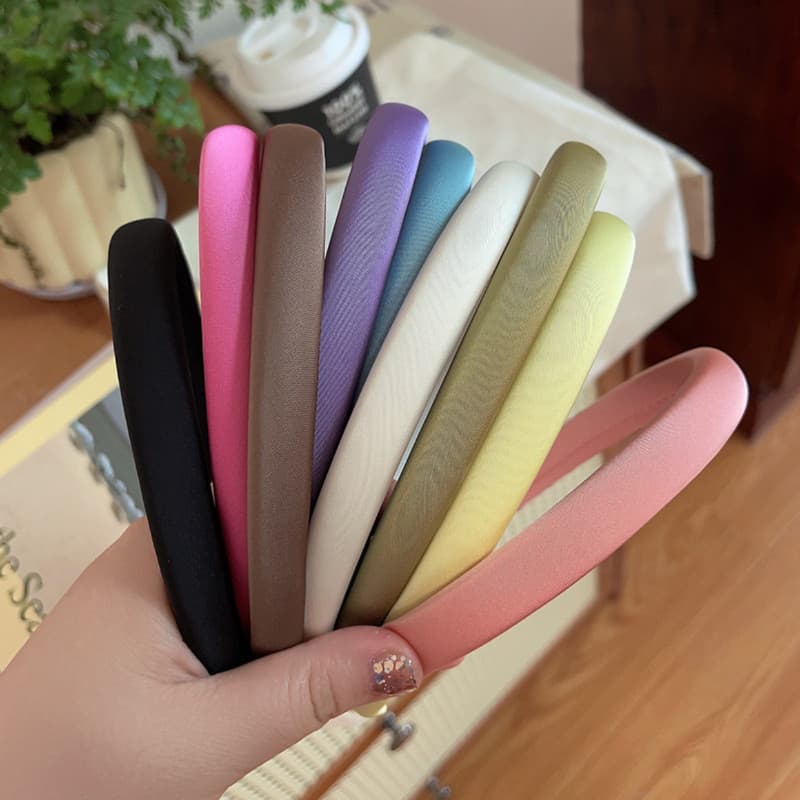 14 สี DIY เกาหลีสีลูกกวาดเงาซาตินที่คาดผมแฟชั่นที่คาดผมสีบริสุทธิ์สําหรับล้างหน้า