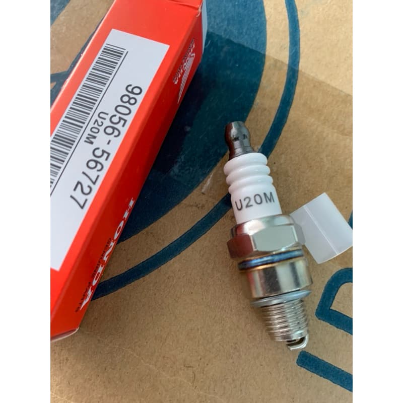 C44 หัวเทียน HONDA เครื่องตัดหญ้า4จังหวะ (U20M) GX35 GX25 หัวเทียนGX35 รับประกันคุณภาพ