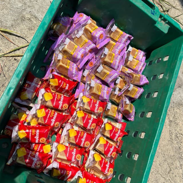 ⚠️ สินค้าพร้อมส่ง ✔️ ส.บุญวรรณลูกเต๋า อร่อย ( ขายส่ง 30 ชิ้น )