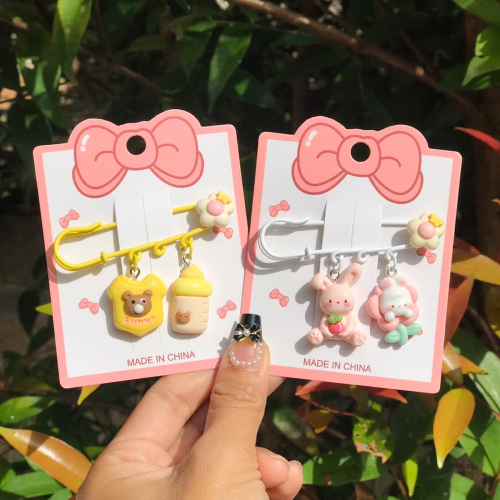 ❣️D1 เข็มกลัดสีน่ารัก ขนาด 6 ซม. ติดเสื้อผ้า กระเป๋า ผ้าคลุม ฮิญาบ ปรับเอวกางเกง สัญลักษณ์คนท้อง พร้อมส่ง